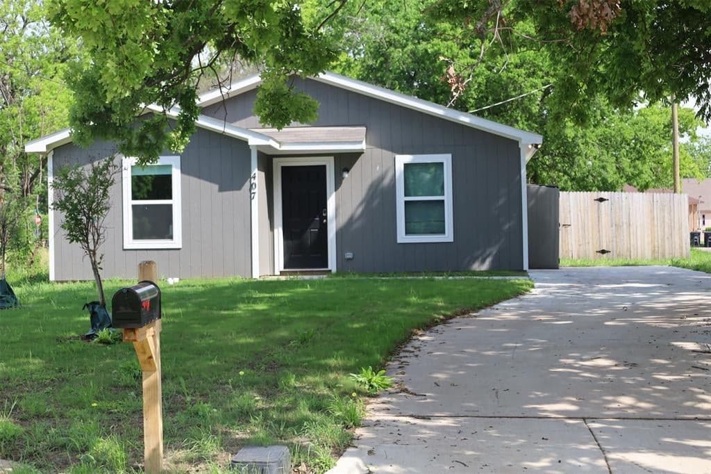 407 Royal St