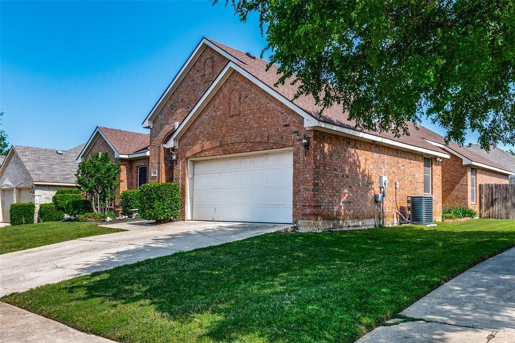 5321 Hibbs Dr