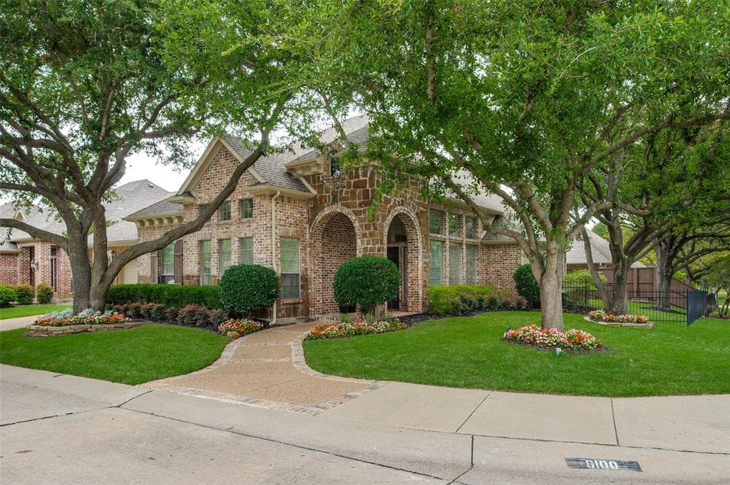 6100 Greywalls Dr