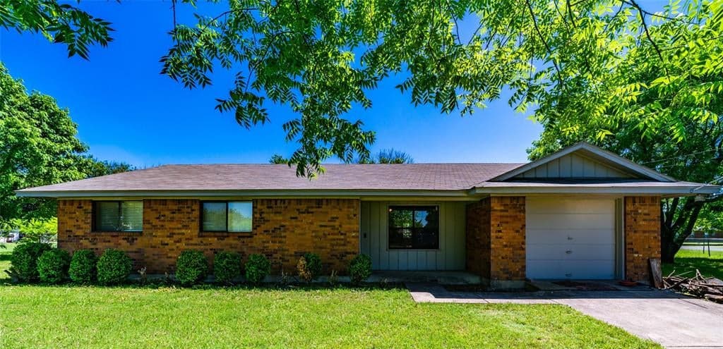 802 Eastridge Cir