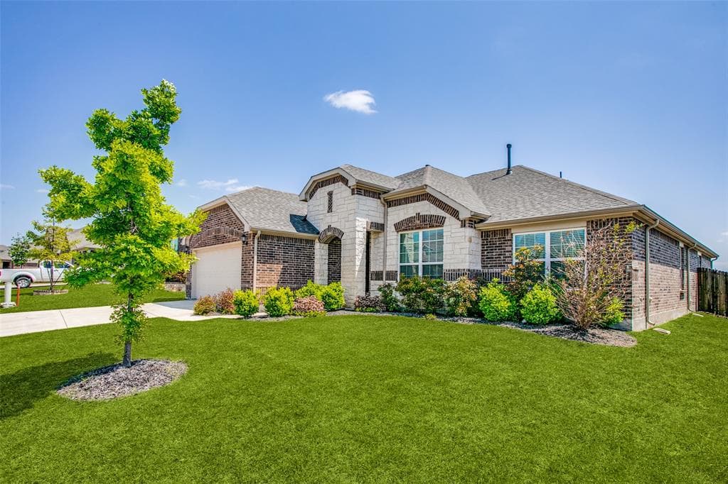 1936 Holstein Way