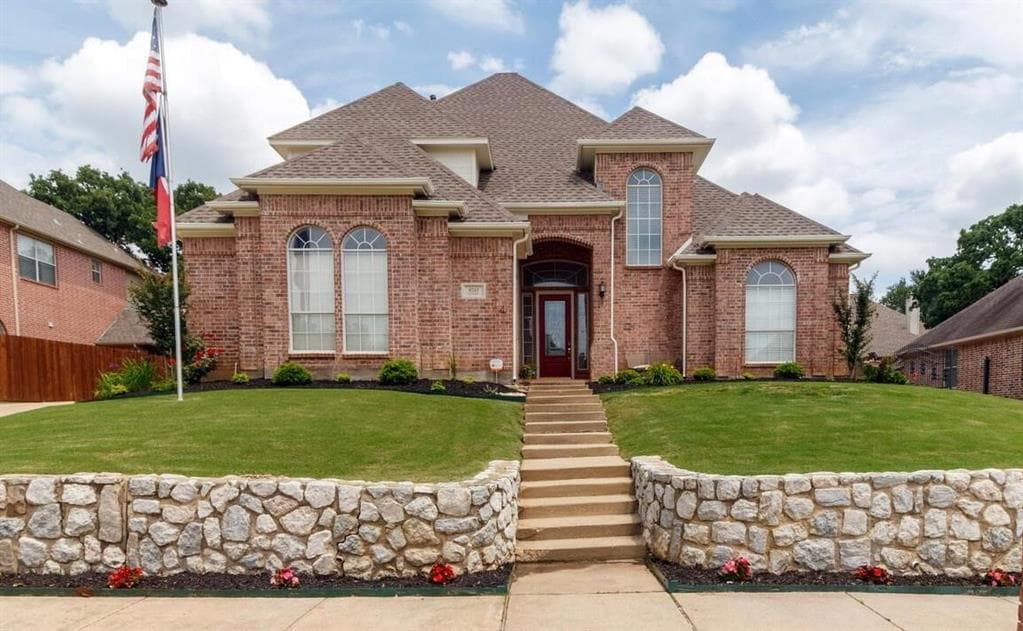 8212 Fenwick Dr