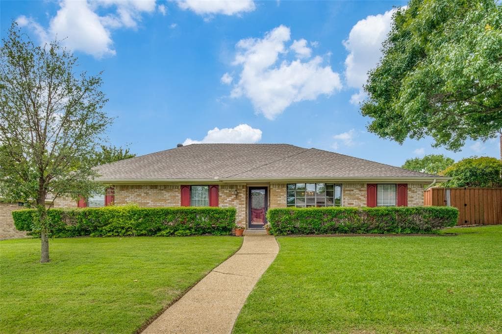 2620 Landershire Ln