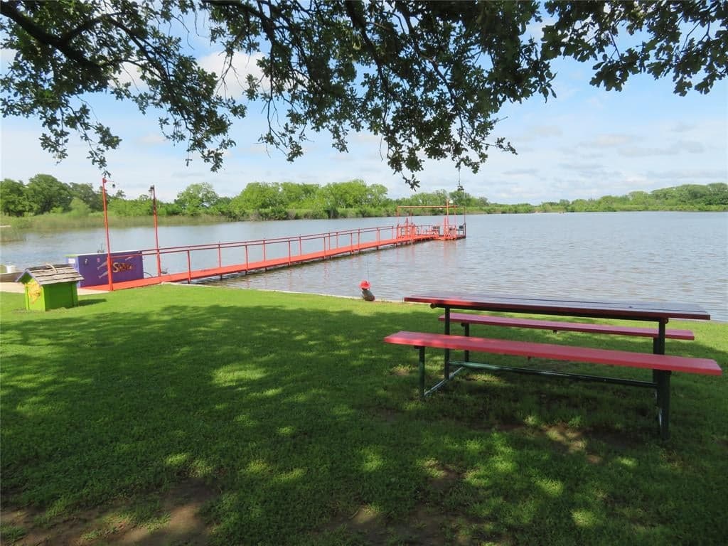 113 Shore Loop