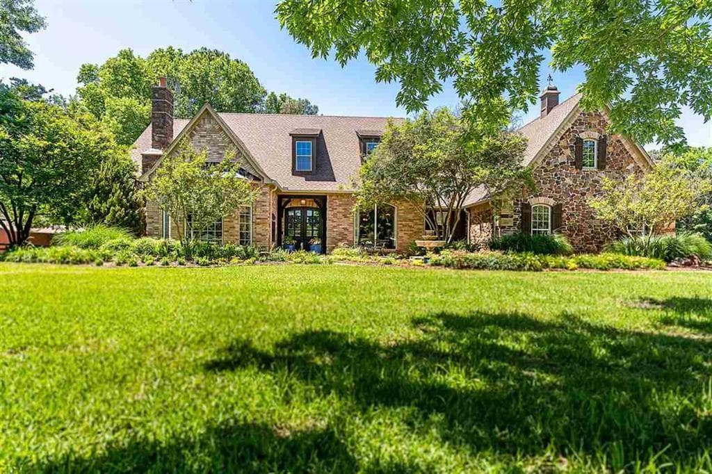531 Adrian Rd
