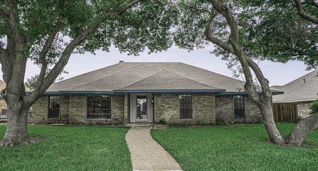 3812 Santiago Dr