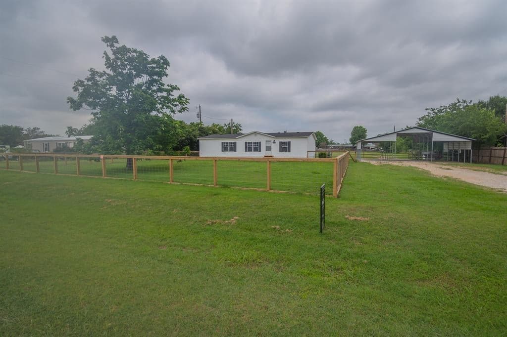 22644 Arapaho Rd