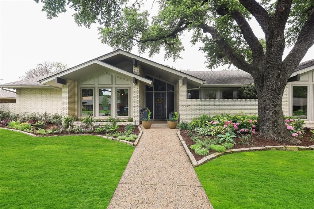 6539 Briarmeade Dr