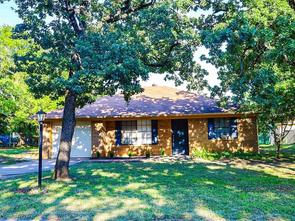 115 Oakwood Dr
