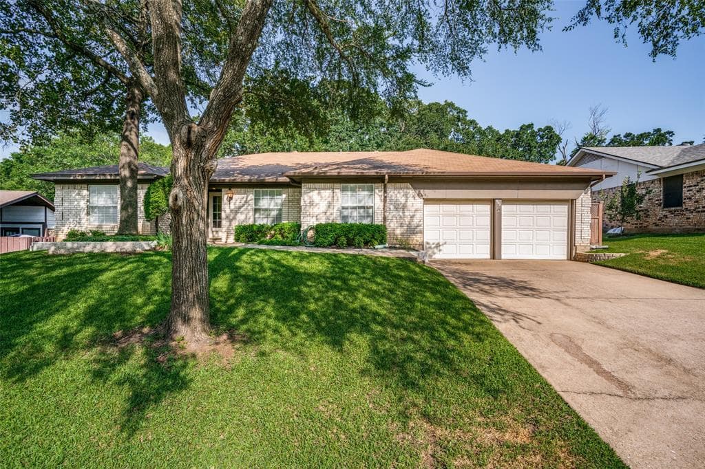 602 Live Oak Dr