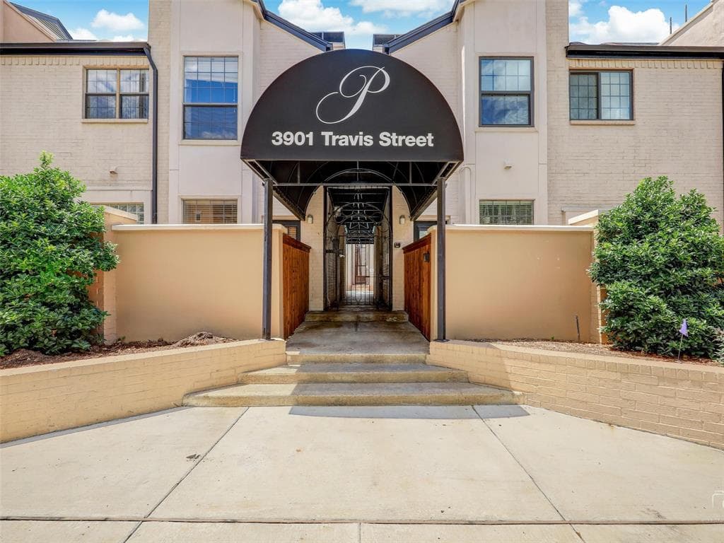3901 Travis St # C-120