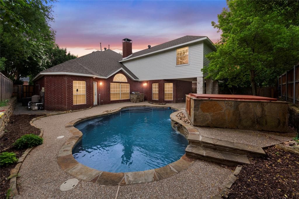 2601 Lakeside Dr
