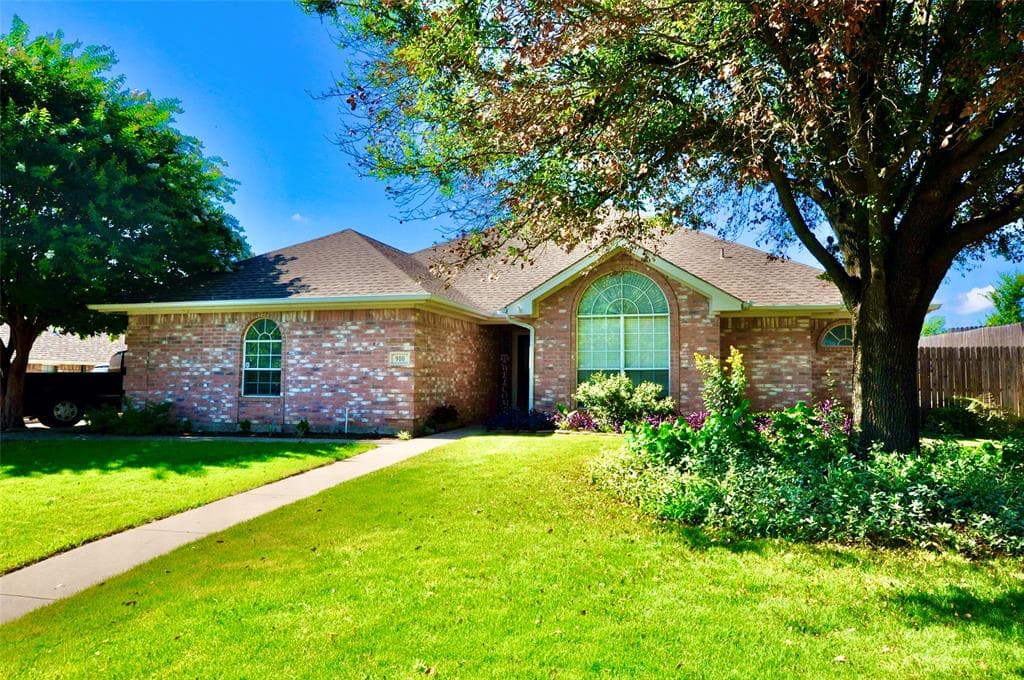 910 Overton Dr