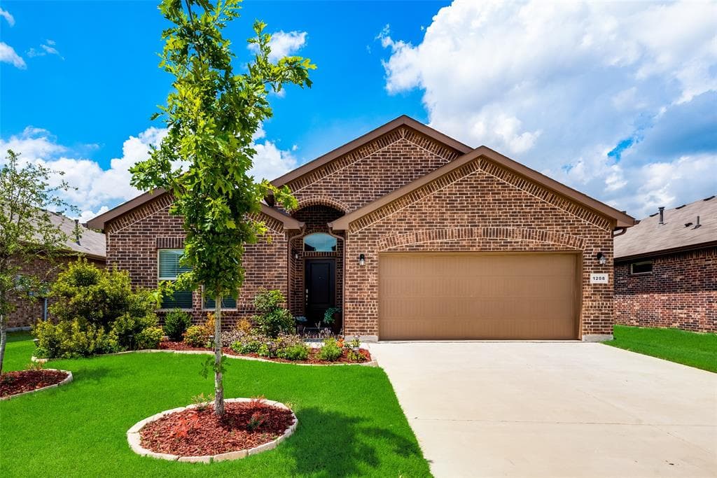 1208 Rebecca Ln