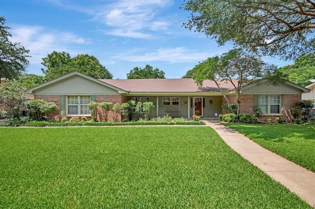 208 Brookview Dr