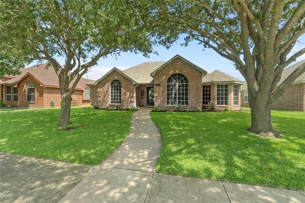 2604 Daisy Ln