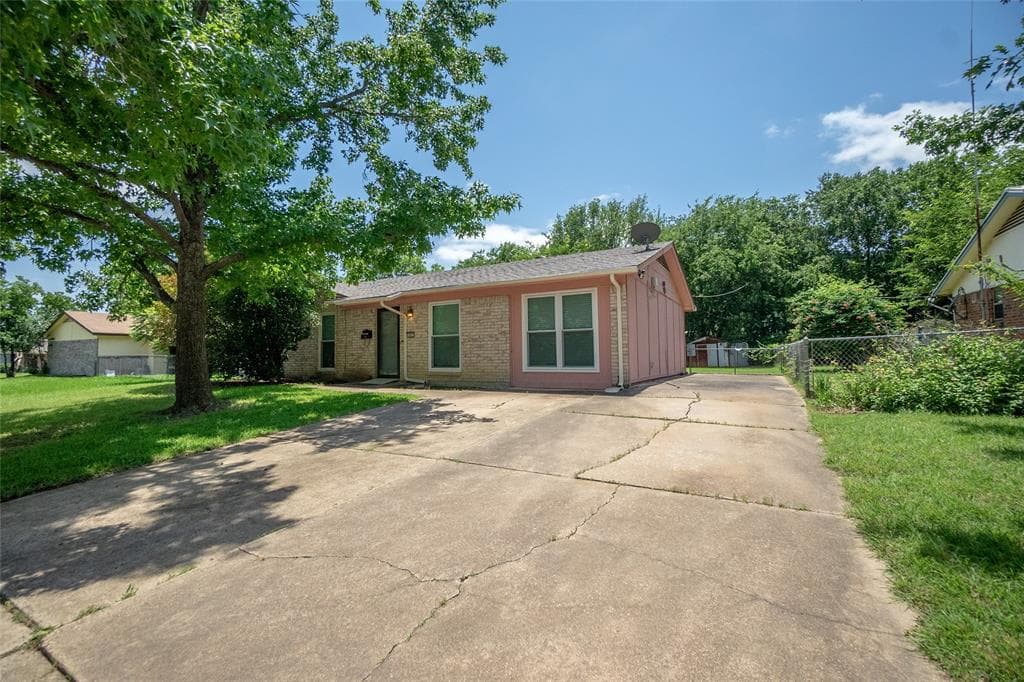441 Nw Jayellen Ave