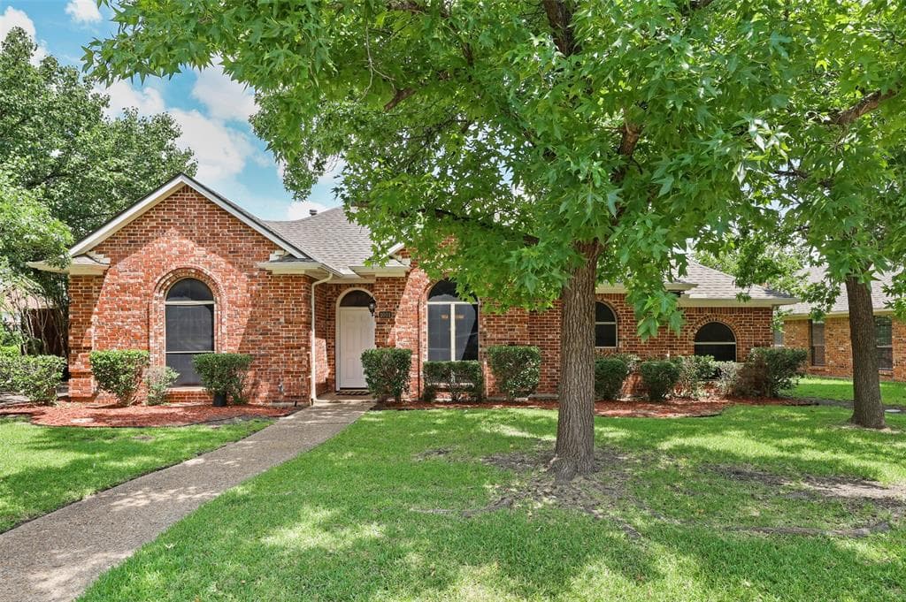 1001 Brookview Dr