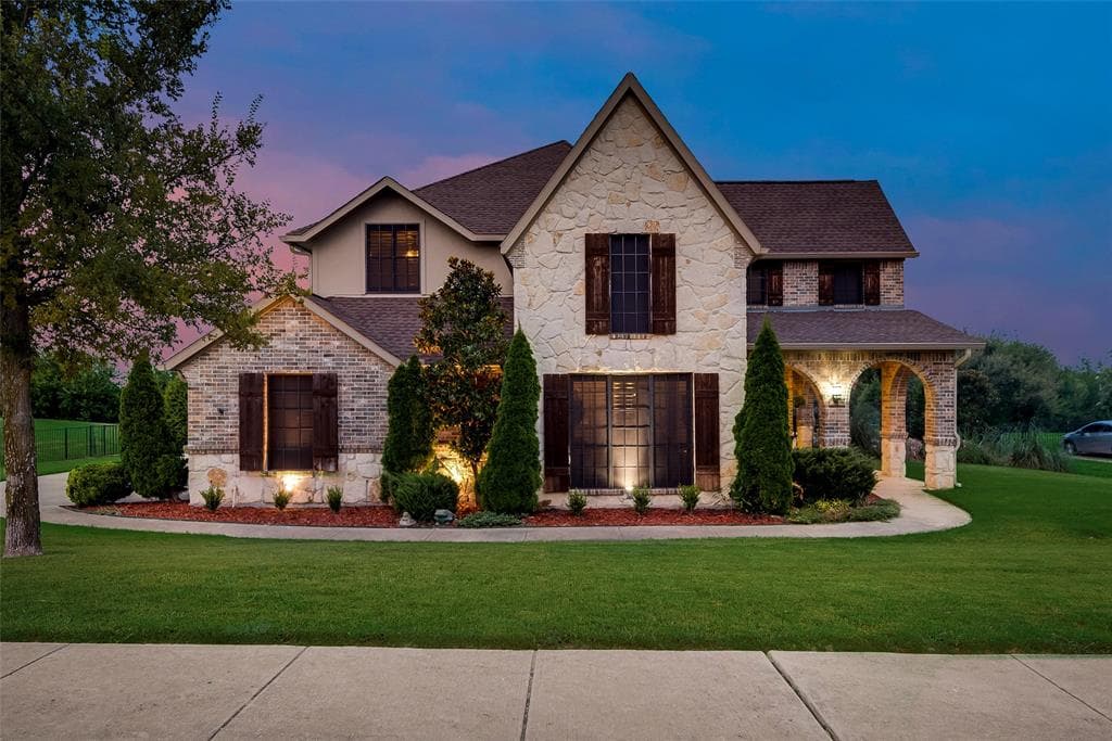 1013 Hilltop Dr