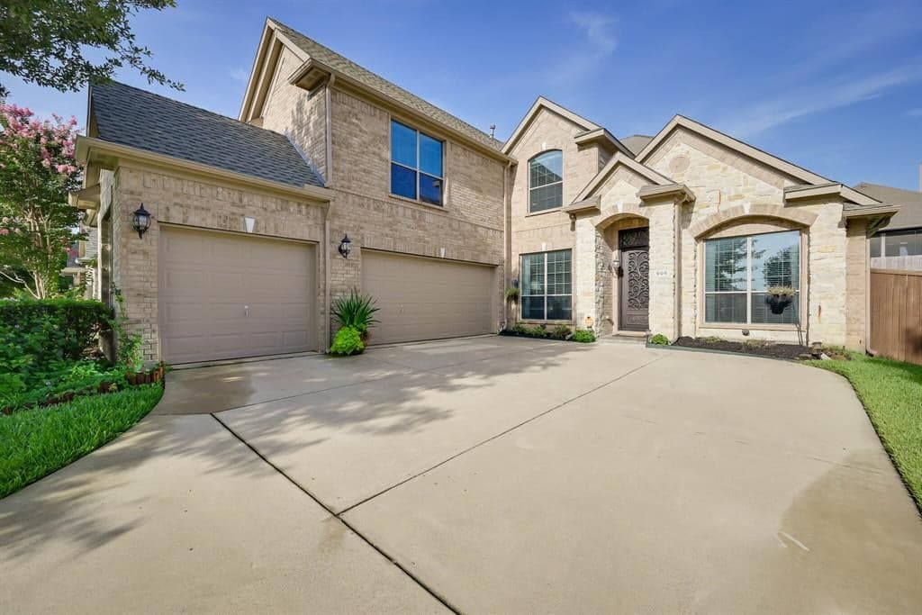 908 Monticello Dr