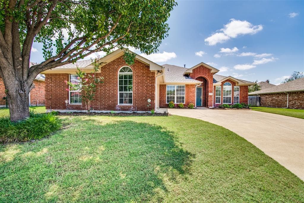 1710 Rushing Way