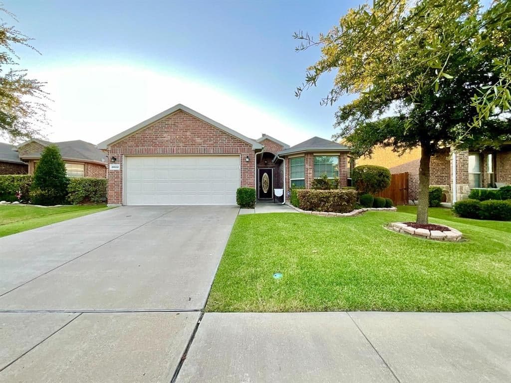 2022 Karsen Ln
