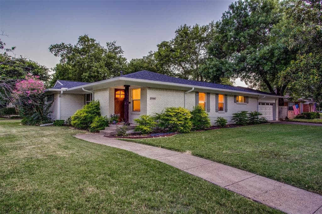 8944 Lockhaven Dr