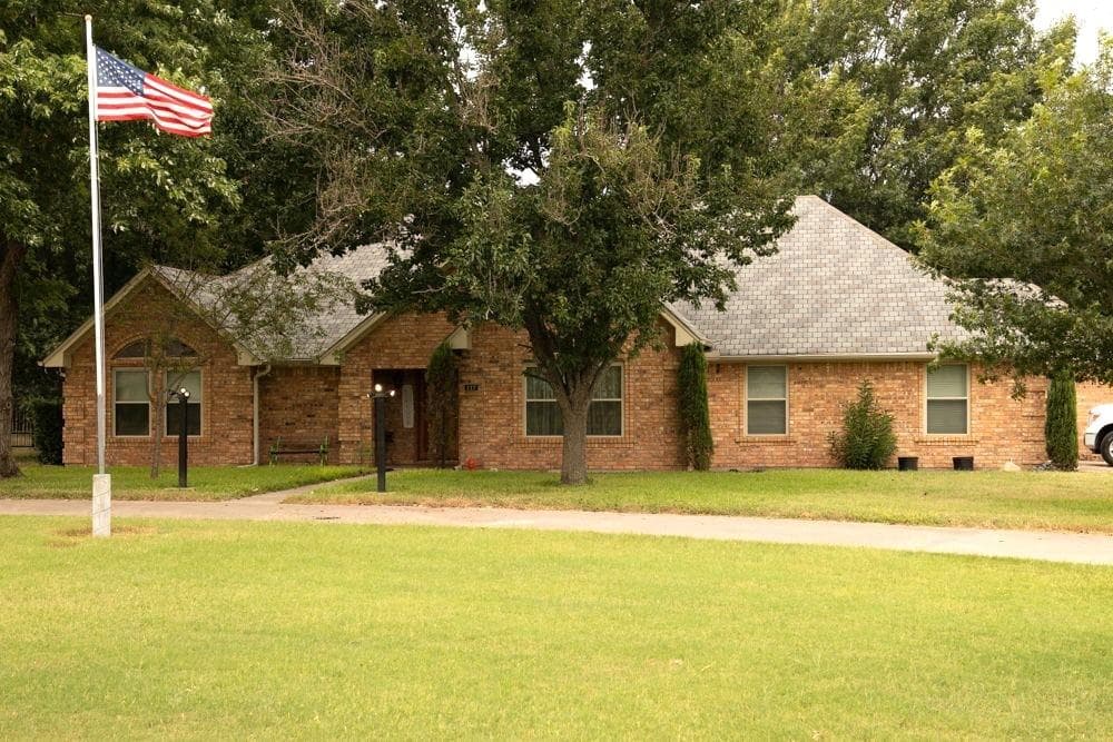 117 Meandering Way