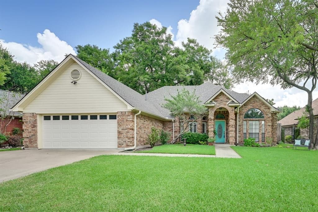 319 Eastwood Dr
