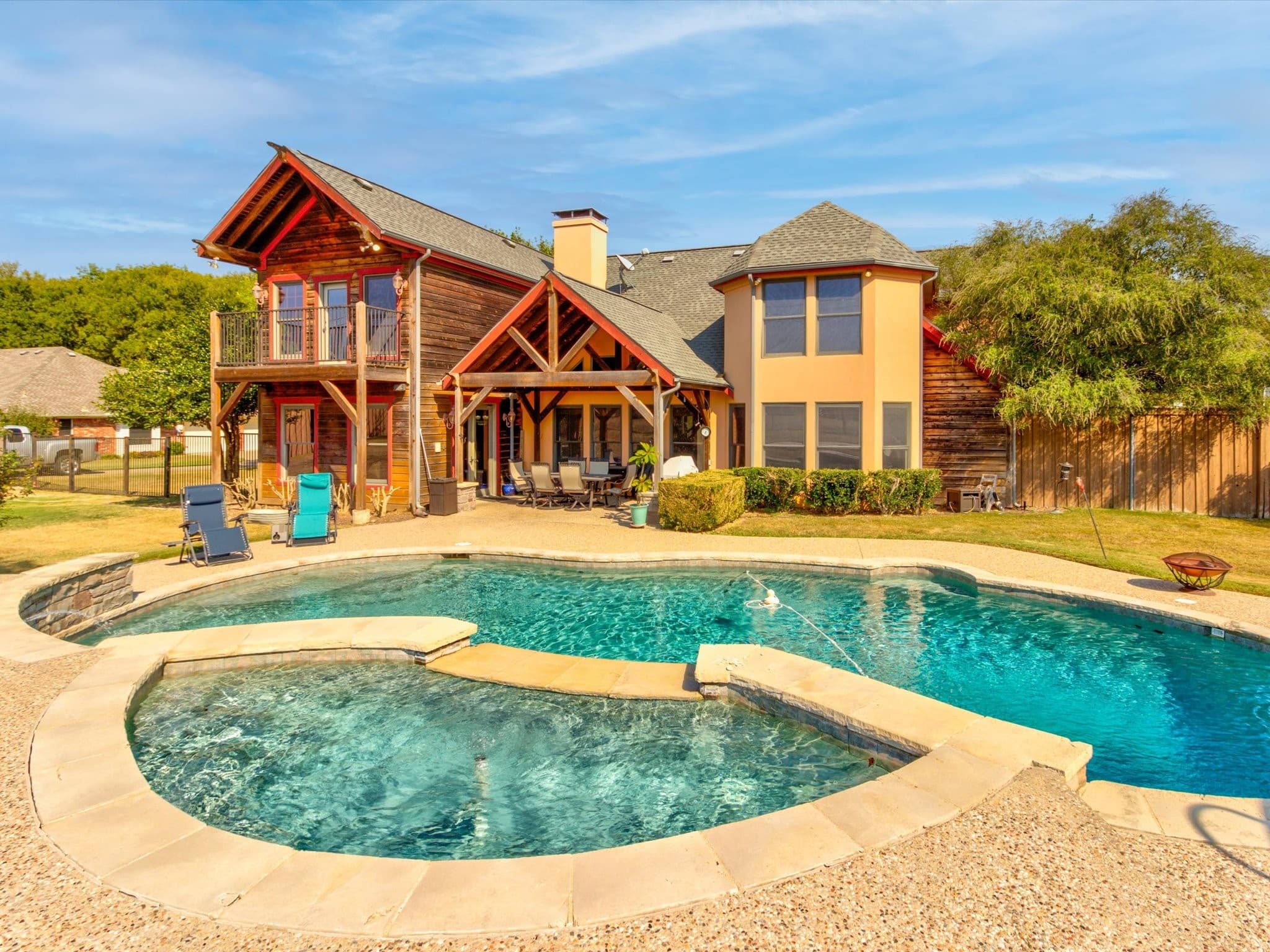 204 Covey Ln