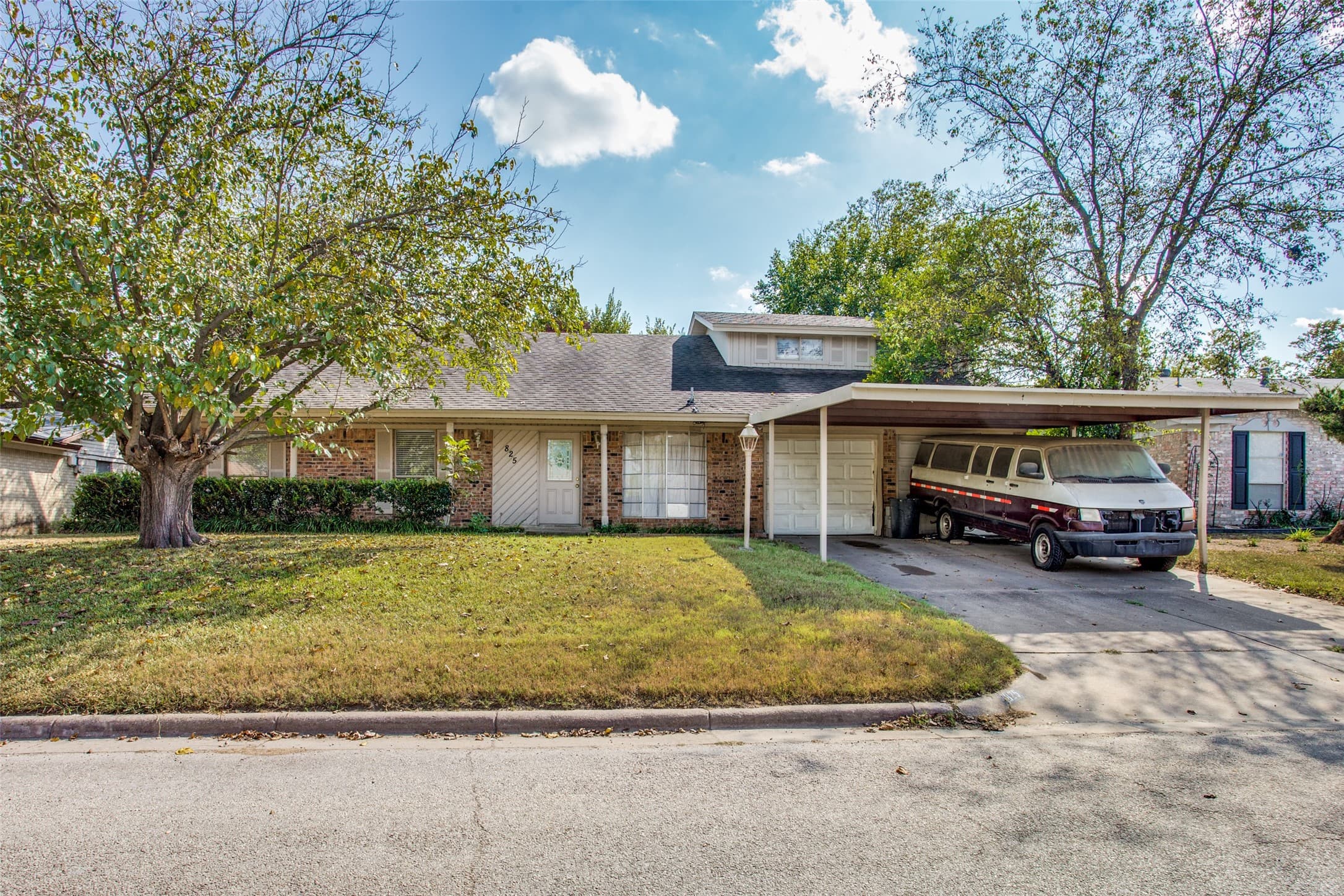 825 Kelley Dr
