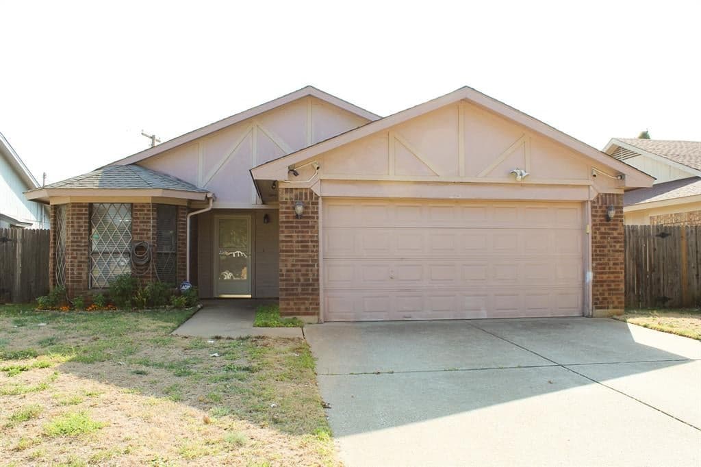 613 Cross Ridge Cir N