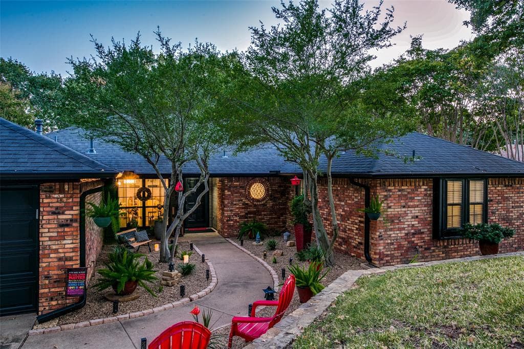 2829 Harvest Hill Dr