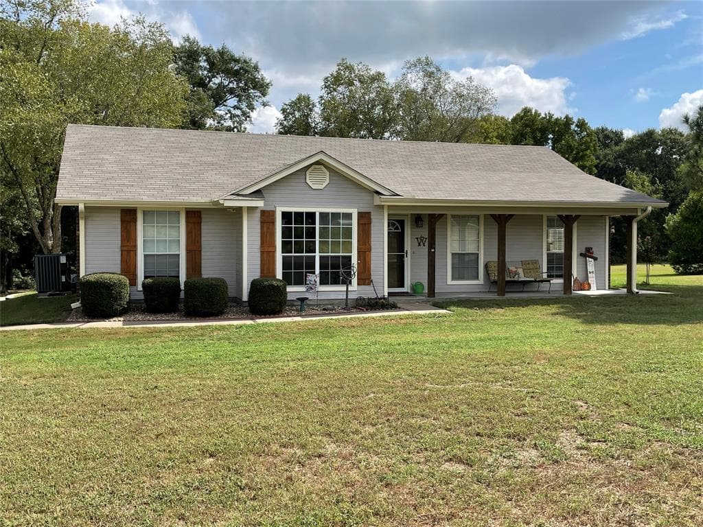 843 Farm Road 2560
