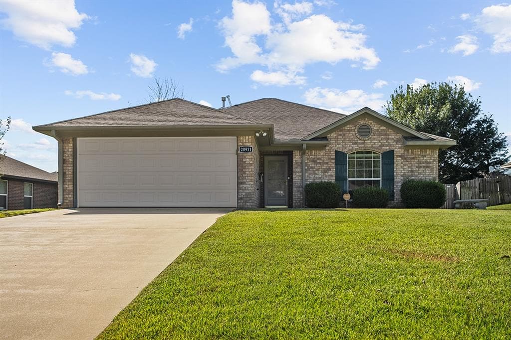 20911 Bluegrass Cir