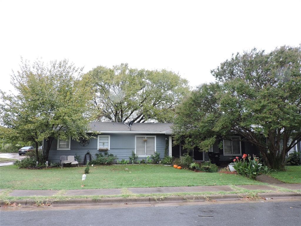 27 Macarthur Dr