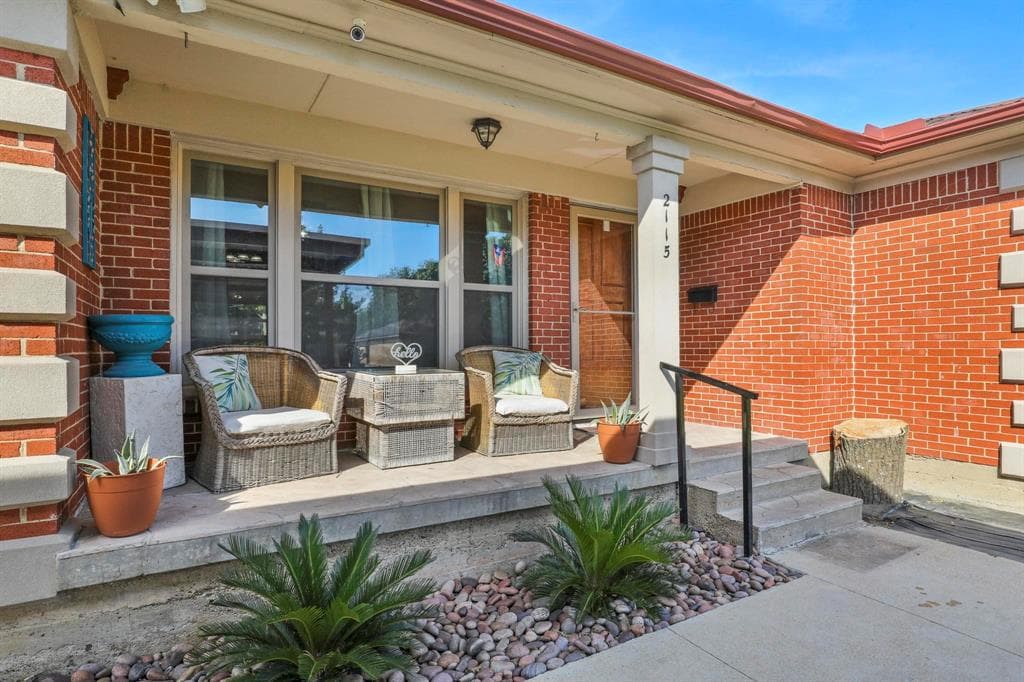 2115 Glengariff Dr