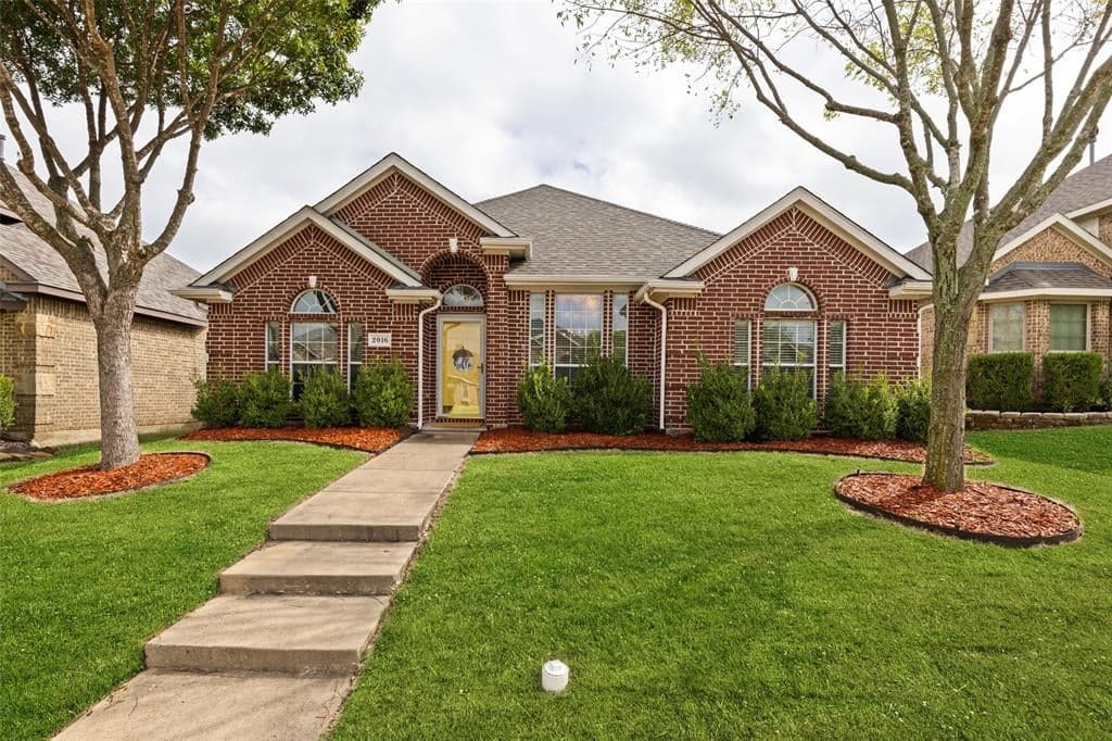 2016 Gardenridge Dr