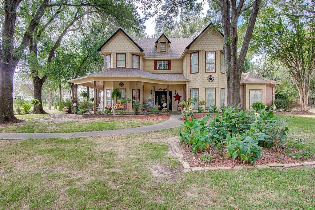 907 County Road 2304