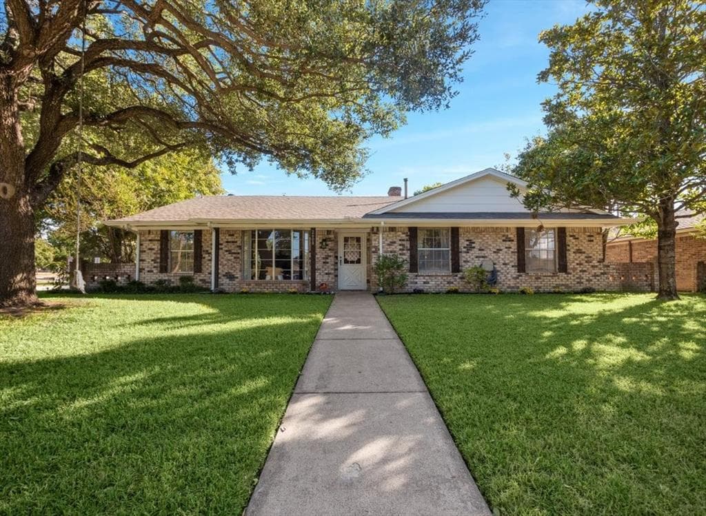 2608 Kentfield Dr