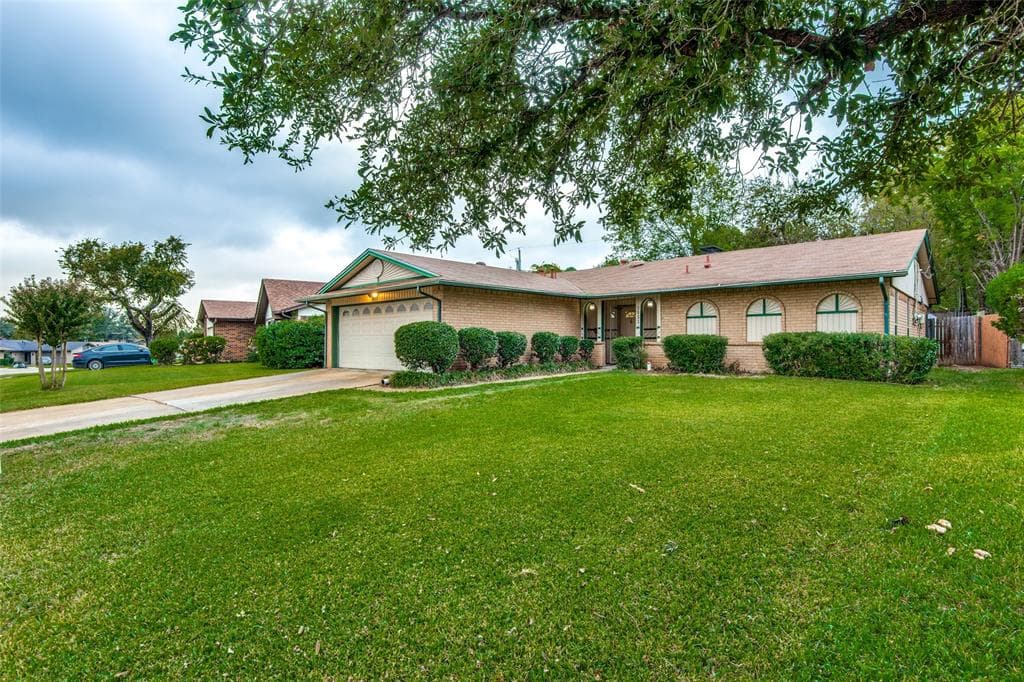 2533 Avenida Loop