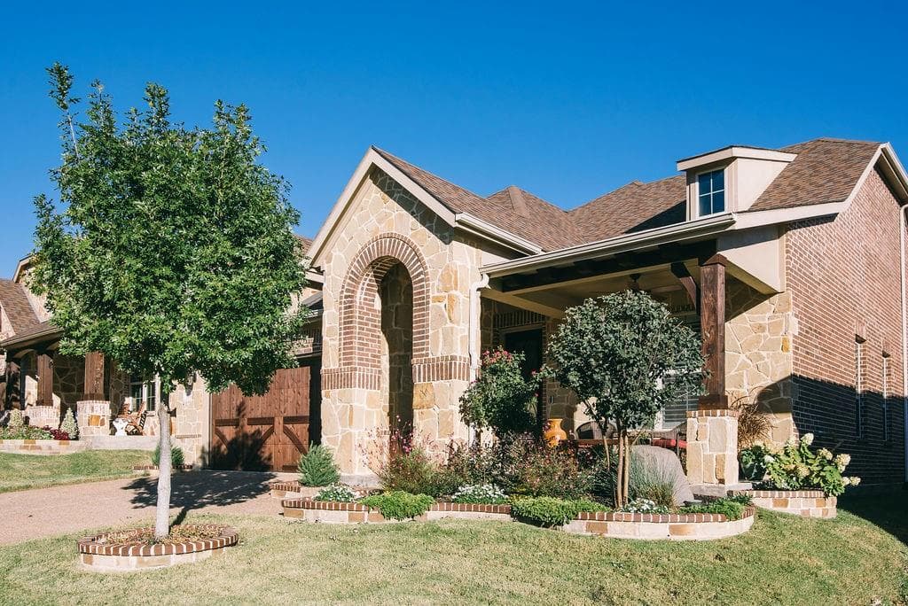 2917 Bella Lago Dr