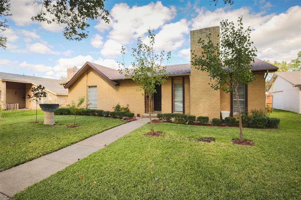 4114 Mayflower Dr