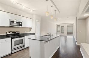 4107 Bowser Ave Apt 204