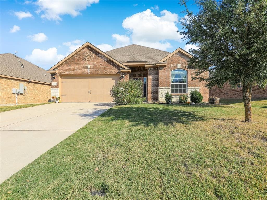 1805 Persimmon Dr
