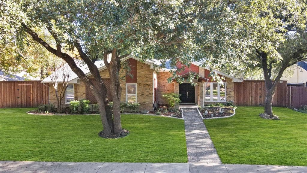 6618 Elvedon Dr