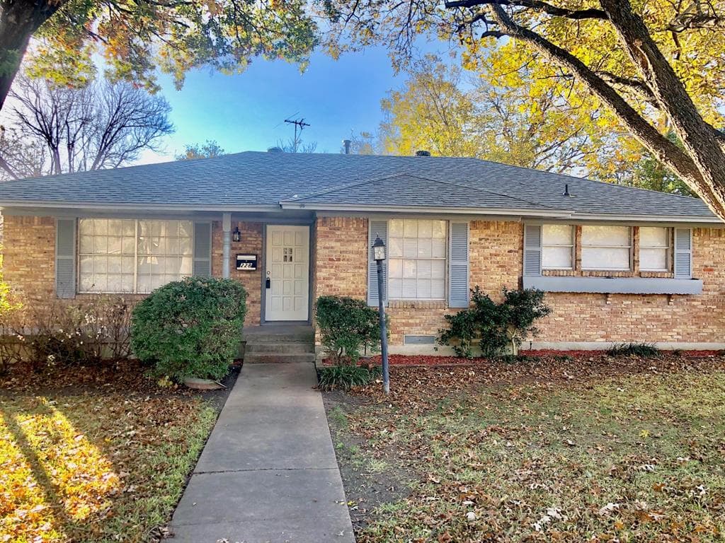228 Valleyglen Dr