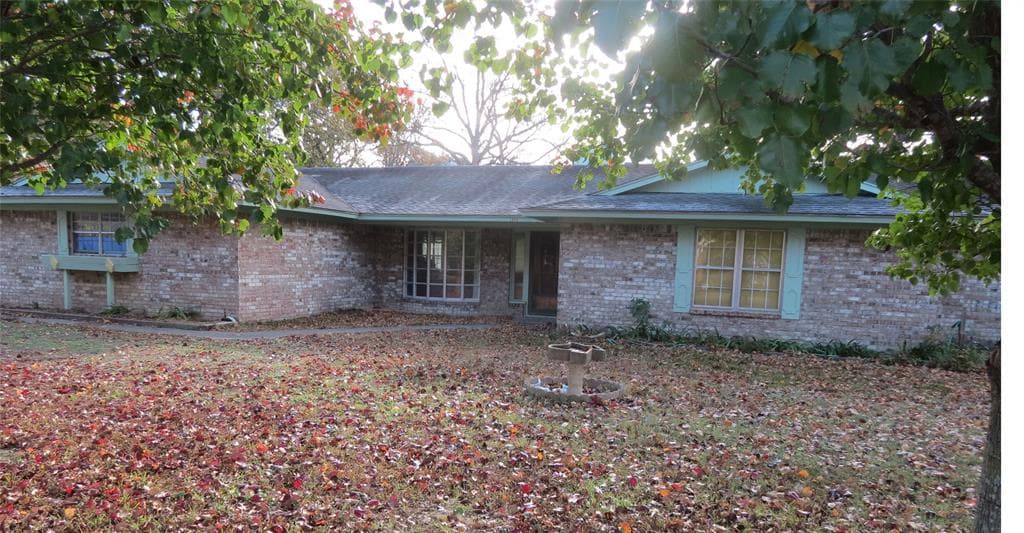 1381 County Road 2140
