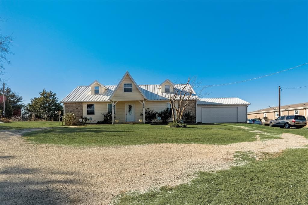 945 County Road 109