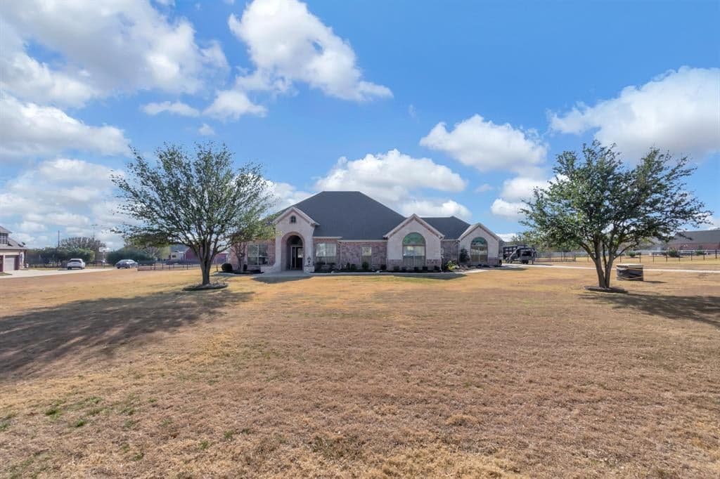 1515 Willow Tree Dr